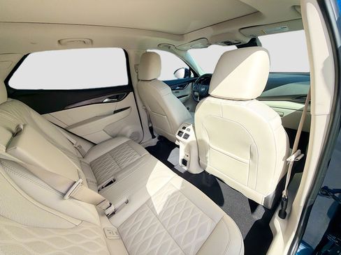 Used 2023 Buick Envision Avenir image 30