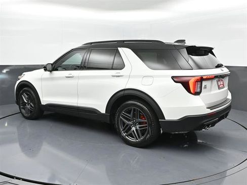 Used 2025 Ford Explorer ST AWD/4WD image 32