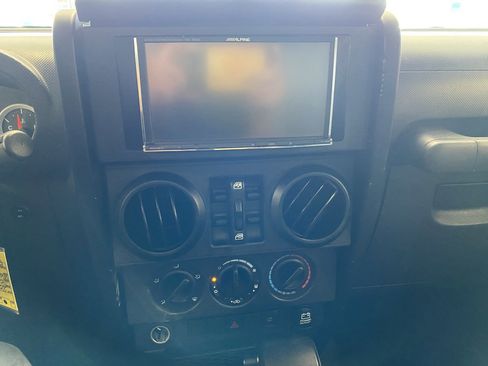 Used 2009 Jeep Wrangler Unlimited Sahara w/ Dual Top Group image 16