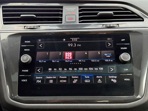 Used 2023 Volkswagen Tiguan SE w/ Panoramic Sunroof Package FWD image 14