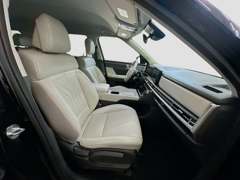 Used 2025 Hyundai Santa Fe SEL image 33