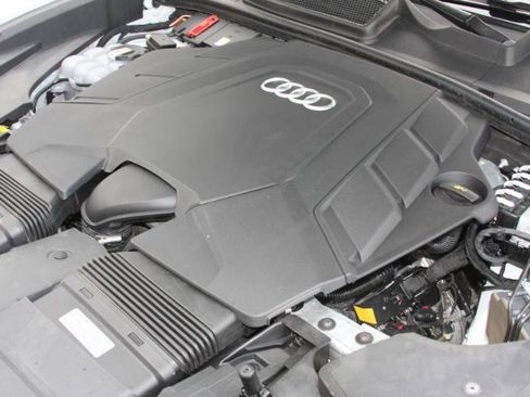 Used 2022 Audi Q8 Premium Plus w/ Premium Plus Package AWD/4WD image 19