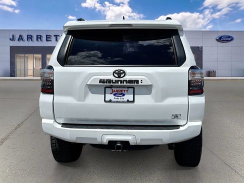 Used 2024 Toyota 4Runner SR5 AWD/4WD image 6