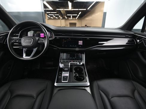 Used 2021 Audi Q7 3.0T Premium image 14