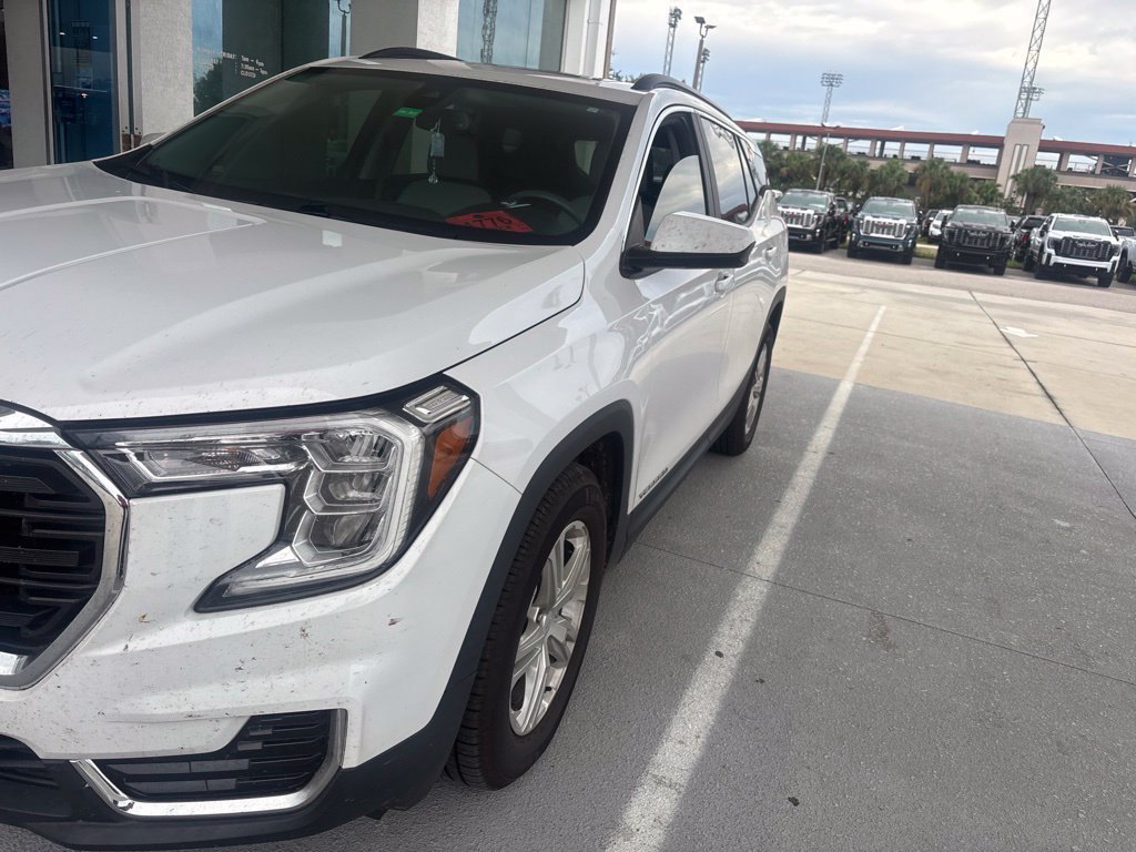 Used 2022 GMC Terrain SLE w/ Driver Convenience Package FWD image 7