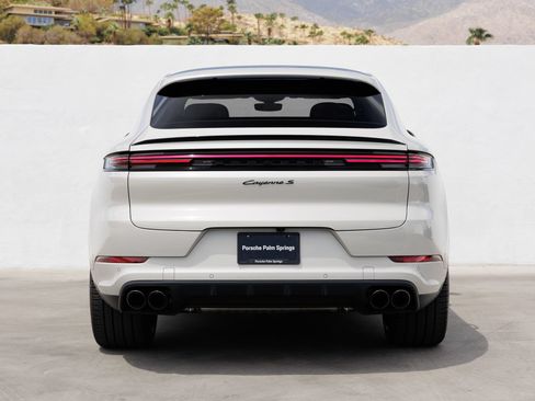 Certified 2025 Porsche Cayenne S AWD/4WD image 6