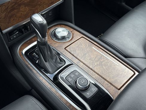 Used 2024 Nissan Armada SL w/ Captain's Chairs Package image 26