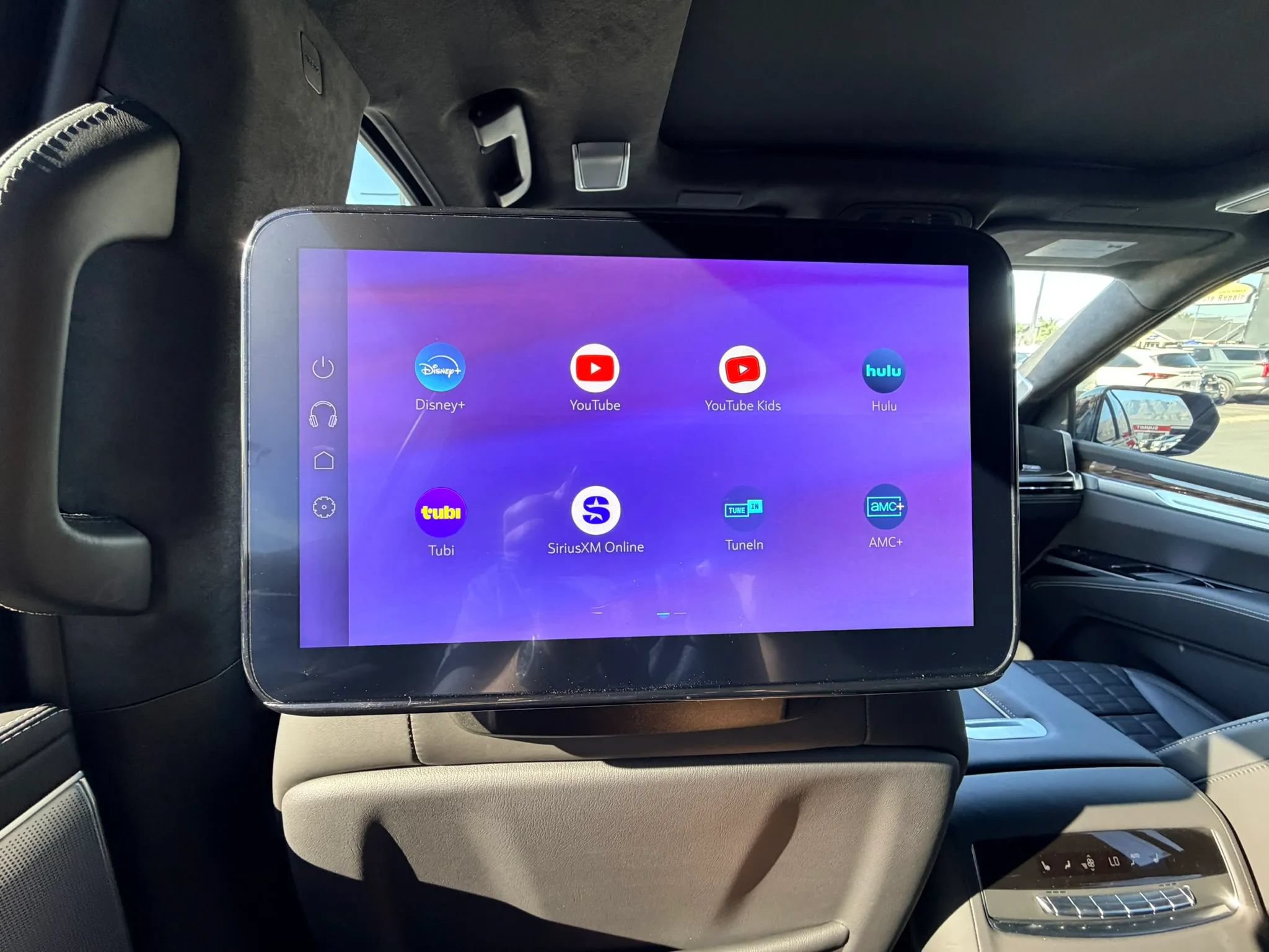 Used 2025 Cadillac Escalade ESV Sport Platinum AWD/4WD image 25