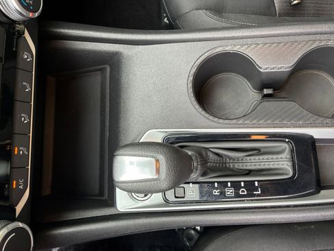 Used 2025 Nissan Altima 2.5 SV FWD image 43