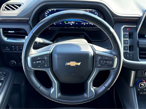 Used 2022 Chevrolet Tahoe LT w/ Luxury Package image 11