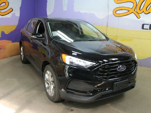 Used 2022 Ford Edge Titanium AWD/4WD image 2