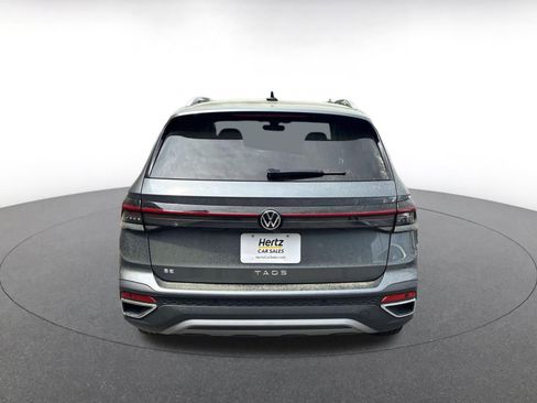 Used 2025 Volkswagen Taos SE image 17