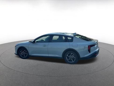 Used 2025 Kia K4 LXS image 10