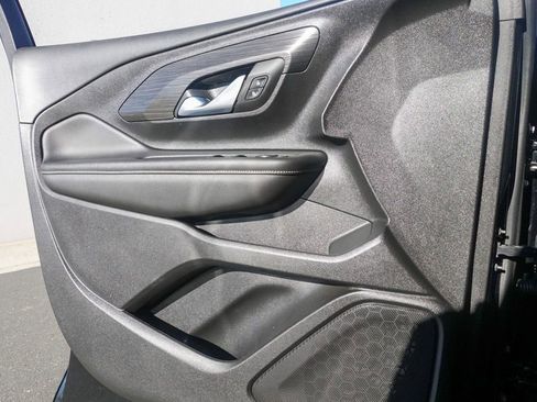 Used 2022 GMC Terrain SLE image 15