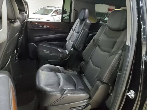 Used 2019 Cadillac Escalade ESV Luxury RWD image 28
