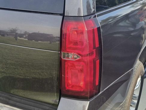 Used 2018 Chevrolet Tahoe LT AWD/4WD image 17