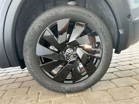 New 2025 Volkswagen Atlas Cross Sport SE image 49