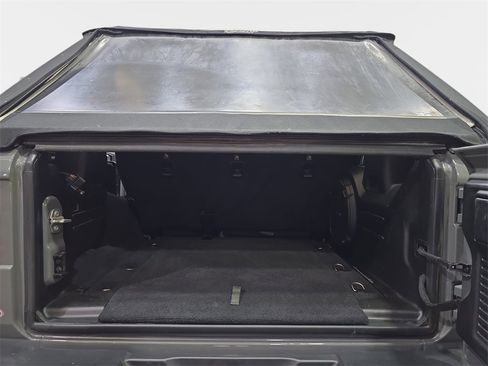 Used 2019 Jeep Wrangler Unlimited Sahara image 14