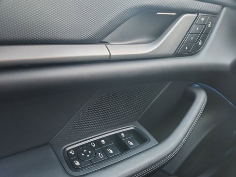 New 2025 Porsche Taycan image 32