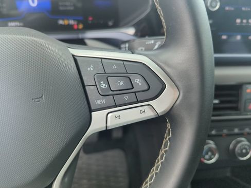 Certified 2022 Volkswagen Taos SE FWD image 23