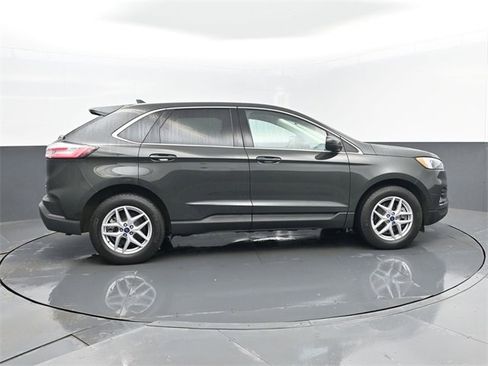 Used 2022 Ford Edge SEL w/ Convenience Package image 4