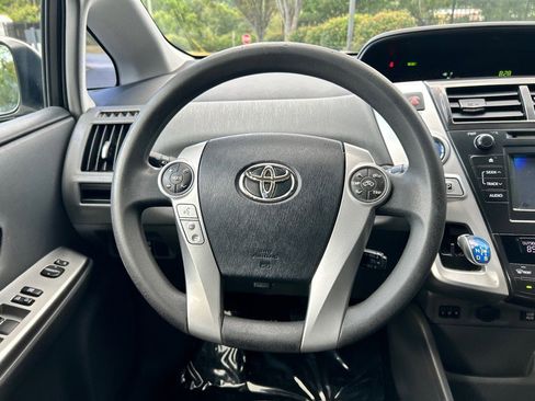 Used 2012 Toyota Prius V Two image 18