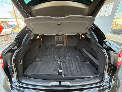 Used 2020 Maserati Levante S image 28