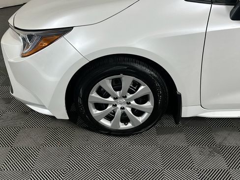 Used 2025 Toyota Corolla LE FWD image 11