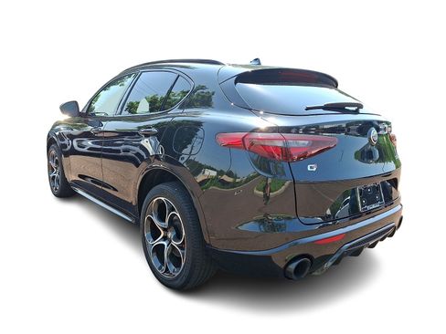 Used 2023 Alfa Romeo Stelvio Veloce AWD/4WD image 4