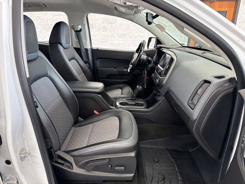 Used 2017 Chevrolet Colorado Z71 AWD/4WD image 46