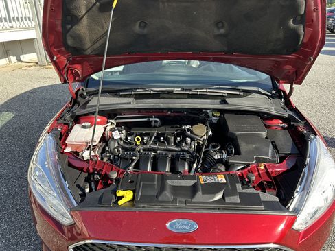 Used 2015 Ford Focus SE w/ Equipment Group 201A FWD image 43
