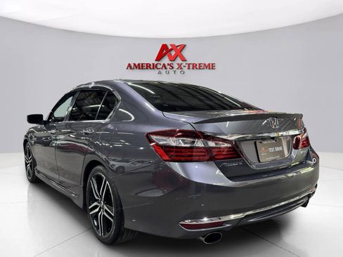 Used 2017 Honda Accord Sport image 2