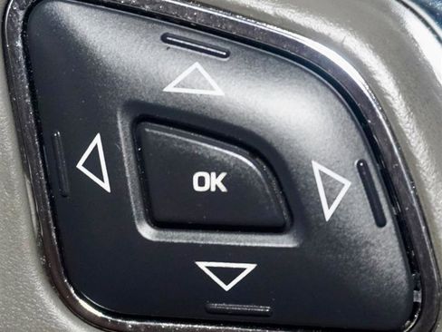 Used 2016 Jaguar XJ L Portfolio image 33