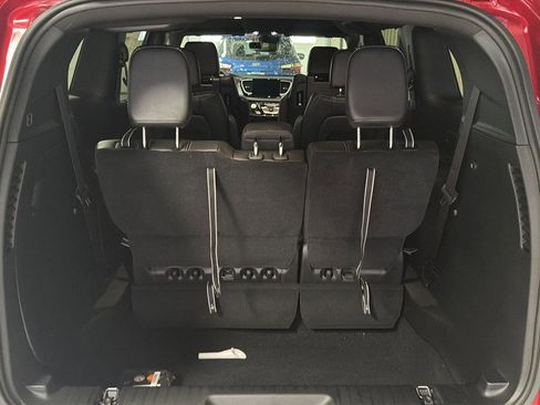 New 2026 Chrysler Pacifica Select FWD image 9