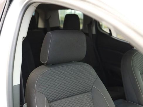 Used 2018 GMC Acadia SLE image 37