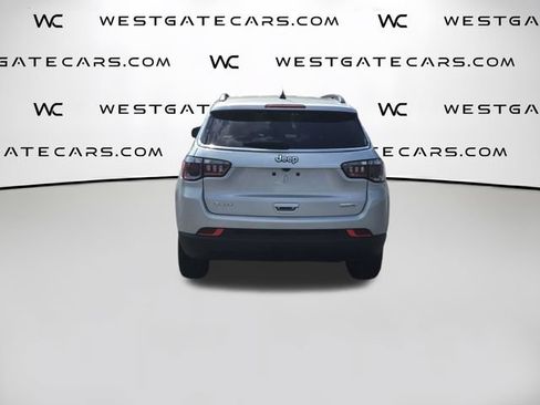 Used 2024 Jeep Compass Latitude AWD/4WD image 8
