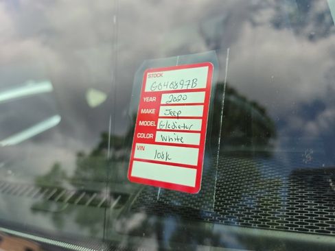 Used 2020 Jeep Gladiator Sport AWD/4WD image 9