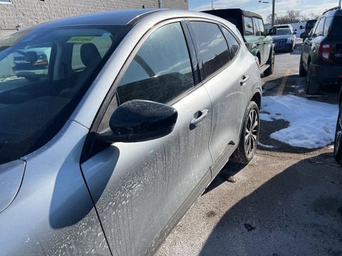 Used 2022 Ford Escape SE w/ SE Sport Appearance Package image 7