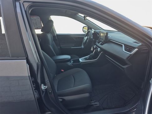 Used 2022 Toyota RAV4 LE image 18