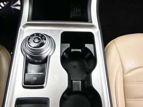 Used 2024 Ford Edge SEL image 18