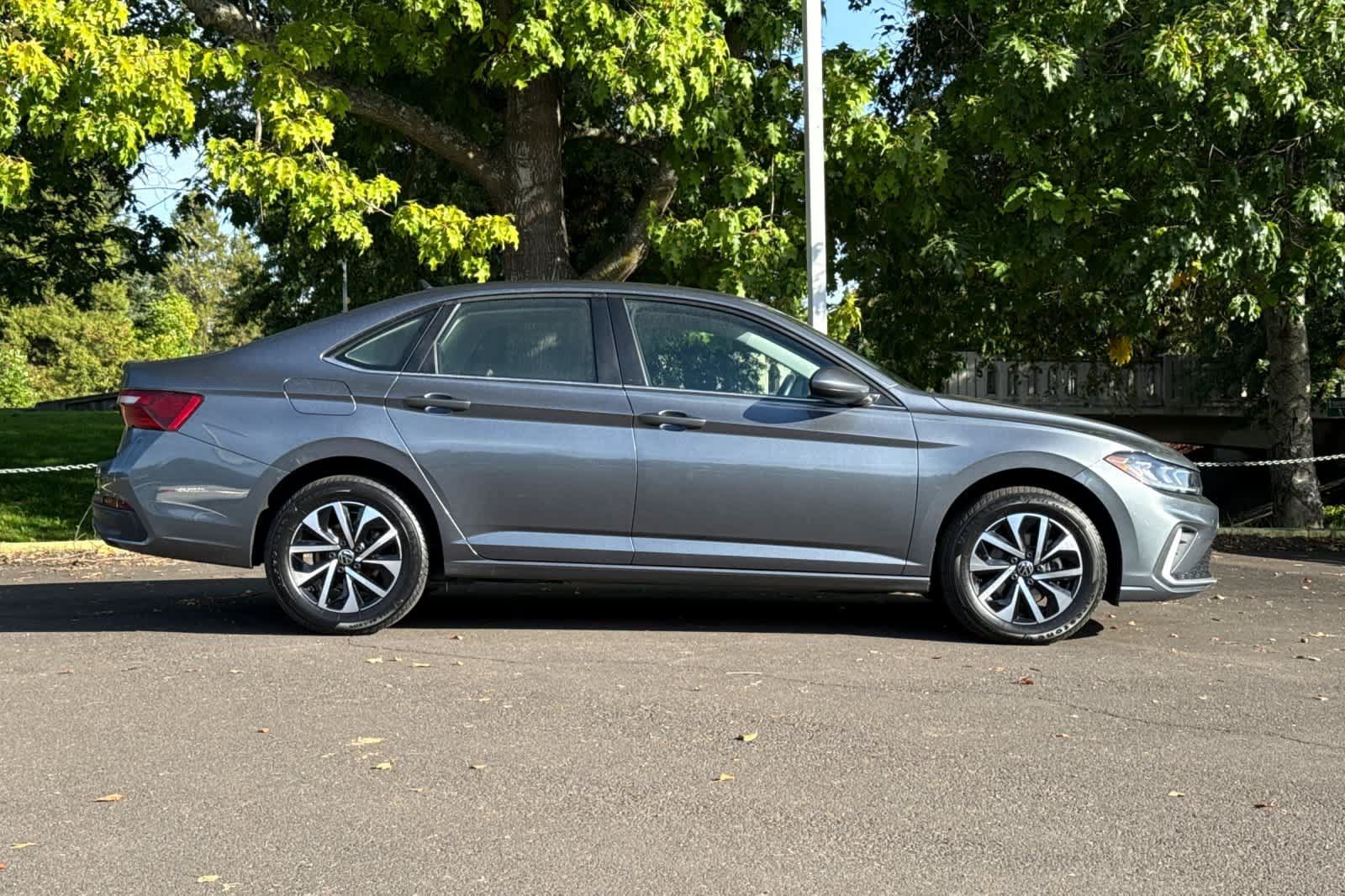 Used 2025 Volkswagen Jetta S FWD image 8