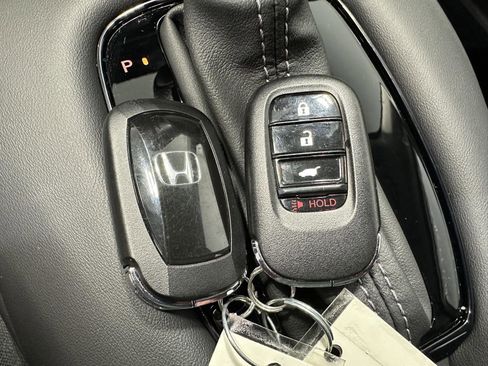 Certified 2025 Honda HR-V LX image 28