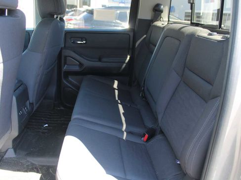 Used 2023 Nissan Frontier SV w/ SV Convenience Package AWD/4WD image 6