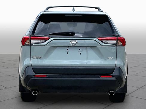 Used 2023 Toyota RAV4 XLE Premium image 5