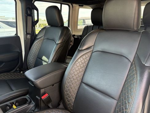 Used 2023 Jeep Wrangler Unlimited Sahara image 10