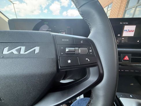 Used 2025 Kia EV6 Light RWD image 10