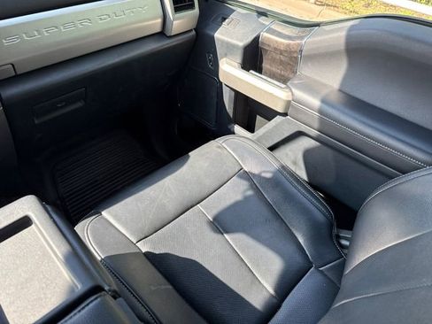 Used 2022 Ford F350 Lariat w/ Lariat Value Package AWD/4WD image 15
