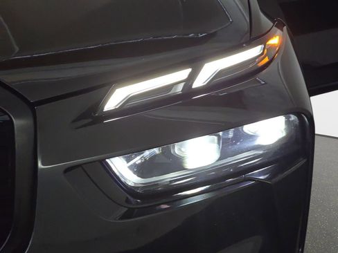 Used 2025 BMW X7 xDrive40i w/ M Sport Package image 34