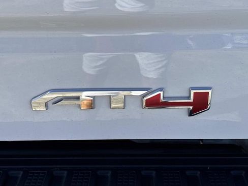 Used 2024 GMC Sierra 1500 AT4 w/ Technology Package image 21