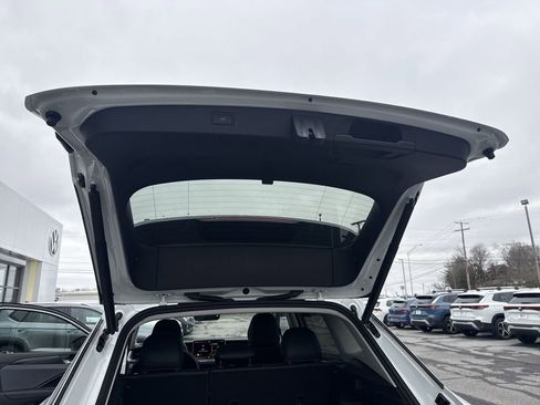 New 2026 Volkswagen Tiguan SE AWD/4WD image 42